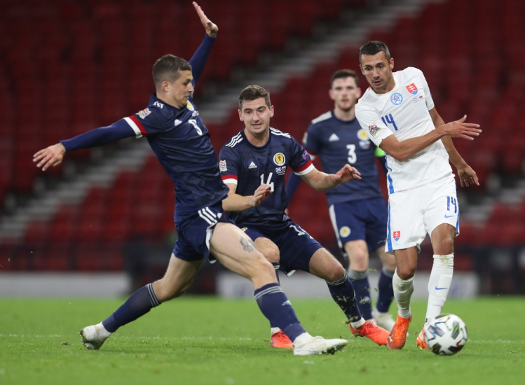 Lợi ích hấp dẫn khi xem trực tiếp Euro qua Xoilac TV.